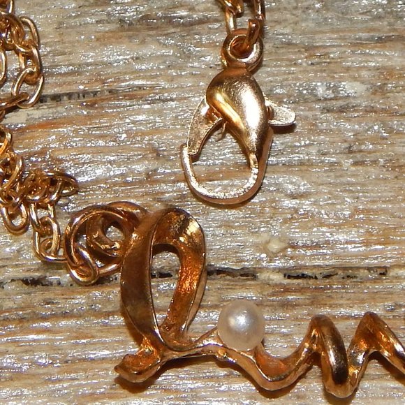 <3  Cursive "Love" w/Pearl for "O" Necklace  <3 - Picture 6 of 7